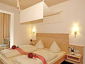 Kurzurlaub Wellness im Hotel im Rheingau zwischen Geisenheim am Rhein, Rdesheim, Schloss Johannisberg, Eberbach und Wiesbaden in Hessen.