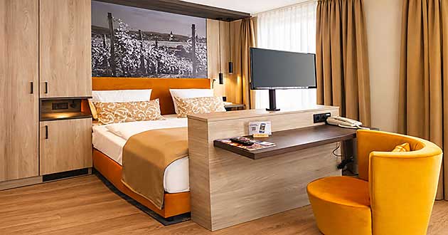 Kurzurlaub Wellness im Hotel im Rheingau zwischen Geisenheim am Rhein, R�desheim, Schloss Johannisberg, Eberbach und Wiesbaden in Hessen.
