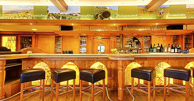 Kurzurlaub Wellness im Hotel im Rheingau zwischen Geisenheim am Rhein, Rdesheim, Schloss Johannisberg, Eberbach und Wiesbaden in Hessen.